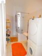 VERMIETET! Große 2 Zimmer mit Wohnküche und 2 Balkonen - zentral in Bornheim Mitte - Blick ins große Badezimmer