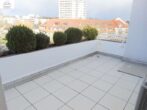 VERMIETET! TopTaunusblick! Sonnige 2 Zimmer Terrassenwohnung inkl. Einbauküche in Bad Homburg - Ausschnitt Terrasse