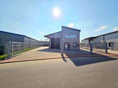 Produktions-/Lagerhalle mit Bürofläche mit hervorragender Anbindung, 63667 Nidda, Halle