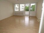 Großzügiges, sonniges 1 Zimmer-Apartment mit Balkon - zentral in Offenbach - Wohn-/Schlafzimmer mit Balkon