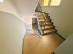 VERMIETET! Neu renoviert! Gemütliches 1 Zimmer Apartment mit Kochnische- zentral in Niederrad - Treppenhaus