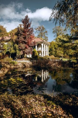 Prachtvolle Villa mit Schwimmbad und Parkgrundstück mit Teich – Hollywood-Feeling im Rheingau!, 65375 Oestrich-Winkel, Einfamilienhaus