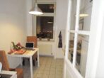 VERMIETET!Bezahlbare, gemütliche 3 Zimmer Altbauwohnung - mitten in Bockenheim - Wohnküche Einricht bsp.