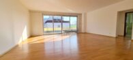 Karben-Kloppenheim: Panoramablick in großer 3 Zimmer Penthousewohnung + Einzelgarage - Blick in Wohnbereich