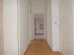 Hell und freundlich: 2 Zimmerwohnung mit Wohnküche - ruhig und zentral in Heddernheim - der Flurbereich