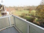 VERMIETET! Gemütliche 2 Zimmer mit Balkon + Blick auf die Niddawiesen - Rödelheim - Blick vom Balkon