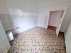 Großzügige 4 Zimmerwohnung mit Holzdielenboden + Balkon - WG geeignet - zentralst in Offenbach - Ausschnitt Küche