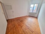 Großzügige 4 Zimmerwohnung mit Holzdielenboden + Balkon - WG geeignet - zentralst in Offenbach - Blick in Zimmer A