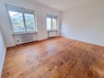 Großzügige 4 Zimmerwohnung mit Holzdielenboden + Balkon - WG geeignet - zentralst in Offenbach - Blick in Zimmer C