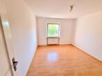 VERMIETET! Gemütliche 2-Zimmer mit Wohnküche + Wannenbad - direkt gegenüber dem Klinikum Offenbach - Blick in Zimmer A