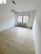 2020 neu renovierte 2-Zimmerwohnung mit neuem Wannenbad - mitten in Fußgängerzone Hanau - Blick ins Zimmer B