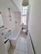 VERMIETET! Gemütliches 1 Zimmer-Appartment mit Wohnküche + Tageslichtbad - ruhig in Rödelheim - das Badezimmer